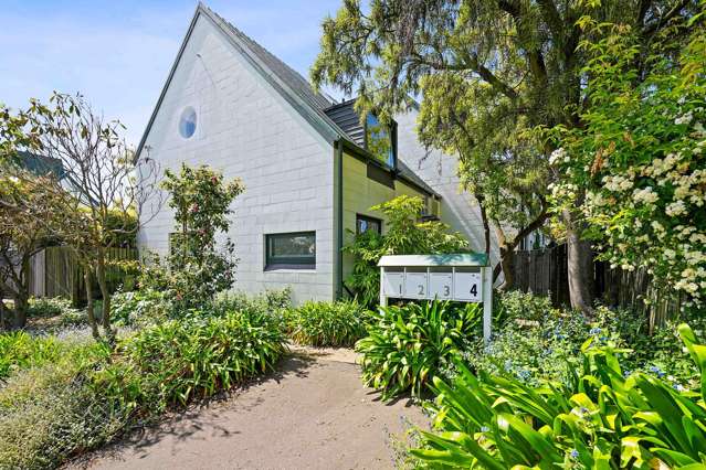 2/12 Shrewsbury Street Merivale_1