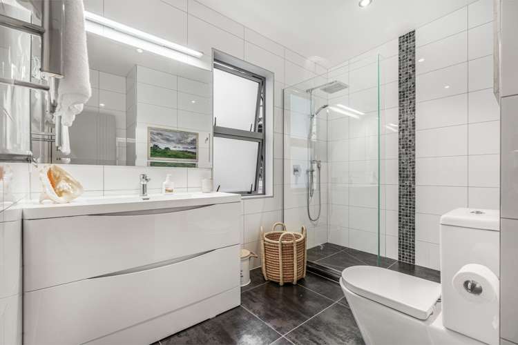 52a Ripon Crescent Meadowbank_13