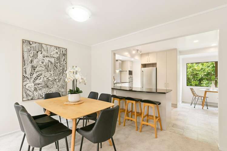 7 Nadia Grove Khandallah_16