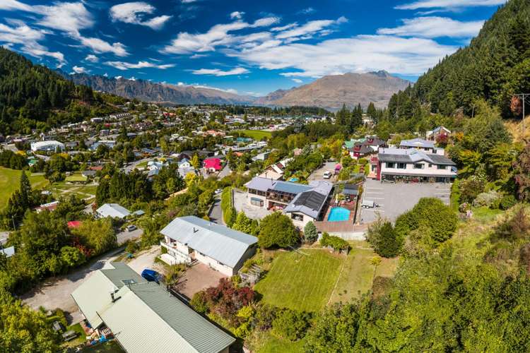 36 Huff Street Queenstown_24
