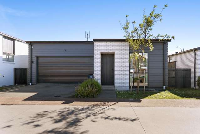 Modern Comfort in the Heart of Hunua Views