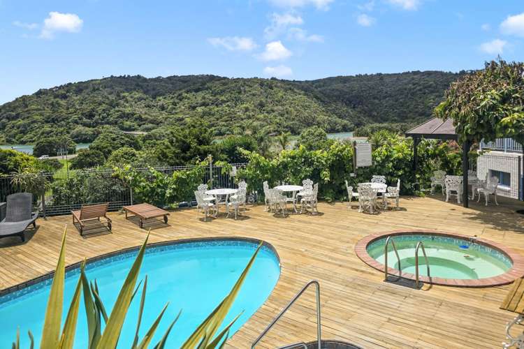 1E/2 Weranui Road Waiwera_17