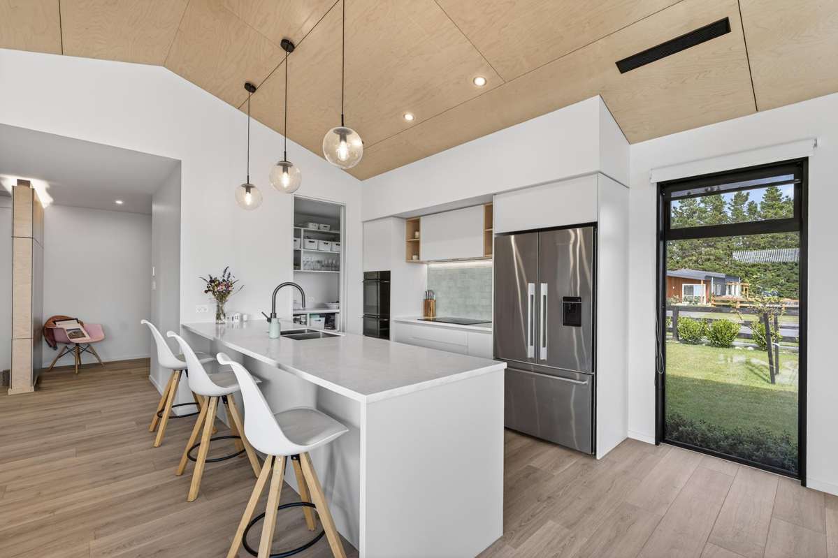 22 Eric Crozier Road_2