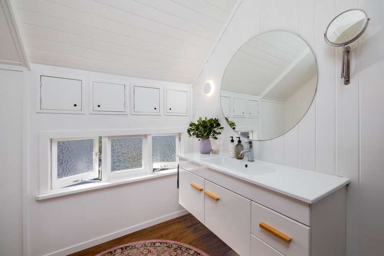 2 Selwyn Road Lyttelton_17