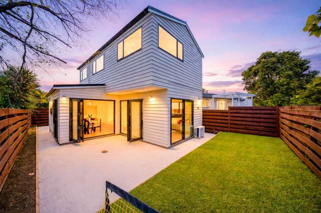 Brand New Designer Living with Space & Style