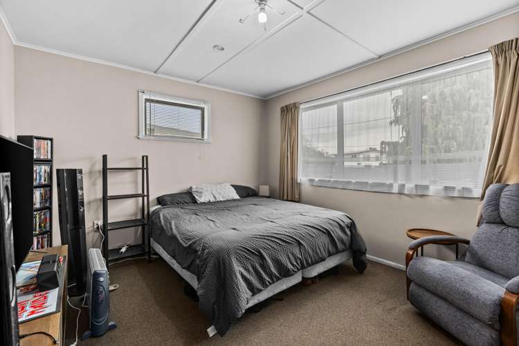 72 Harold Holt Avenue Onekawa_10