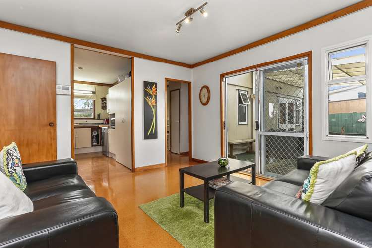 1 Pokapu Street Titirangi_11