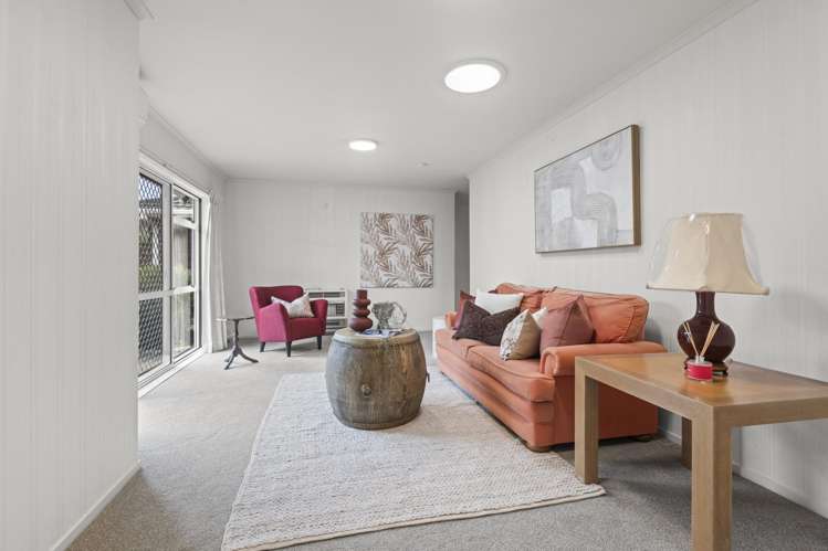 2 Hillgrove Place Fitzherbert_11