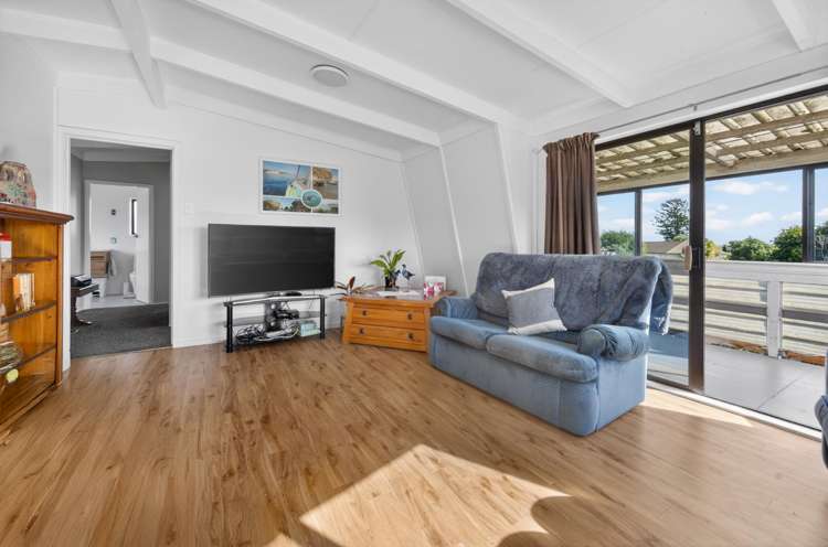 2/2 Nikau Street Stoke_6