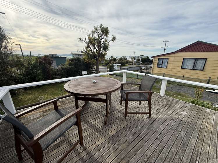 9 Rimu Street Kaka Point_11