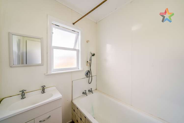 5 Bythell Street Wainuiomata_23