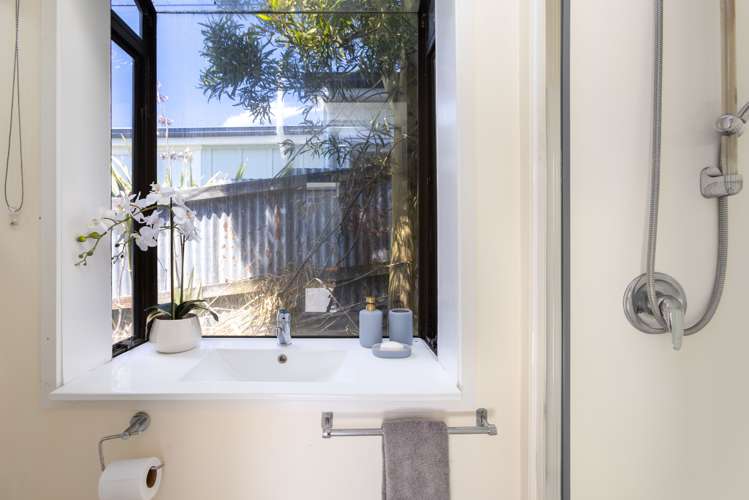 22 Batten Grove The Pines Beach_9