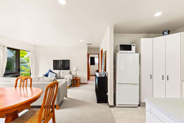 102 Beach Road Te Atatu Peninsula_8