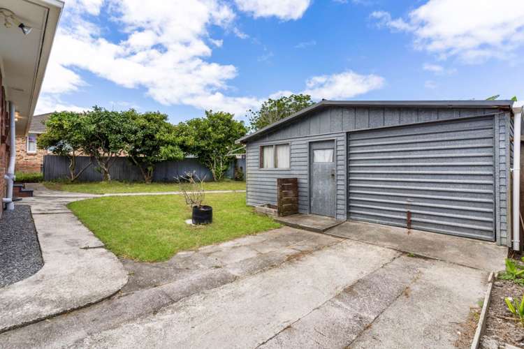 18 Essex Street Te Atatu South_18