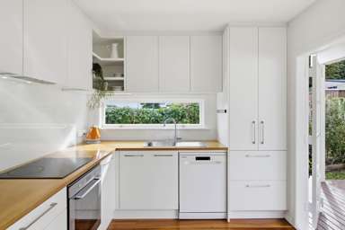 2/8 Arahoe Road_1