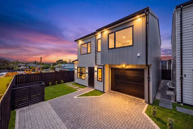 MODERN FREESTANDING 4 BEDROOM LUXURY