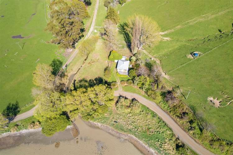 41 Wharf Road Port Levy_31