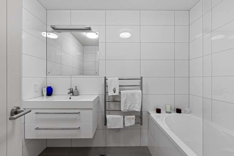 30 Eaves Bush Parade Orewa_9