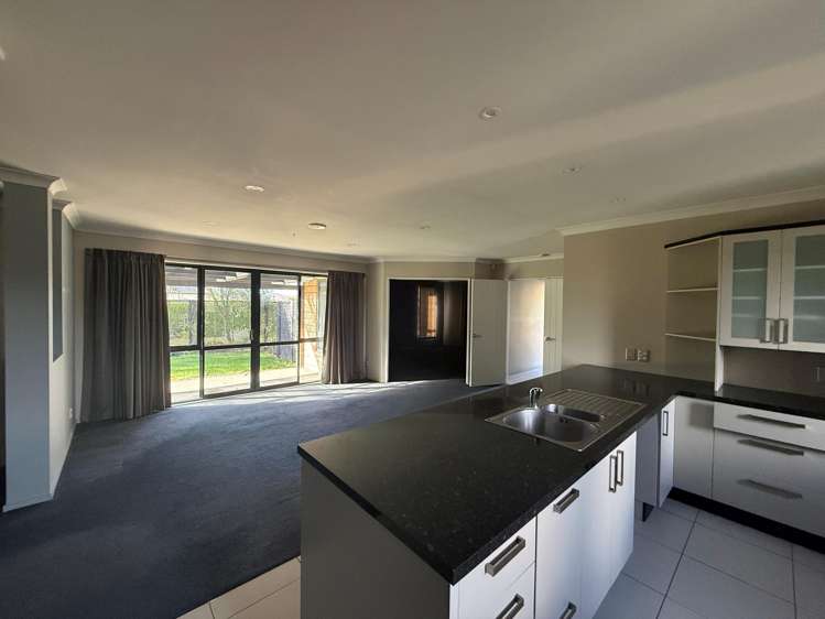 64 Fairfield Way_4