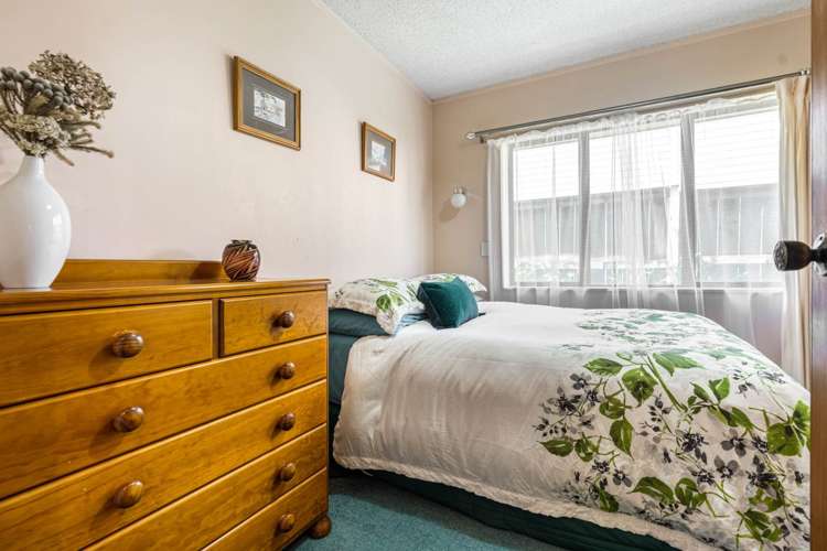 4/4 Fraser Road Narrow Neck_9