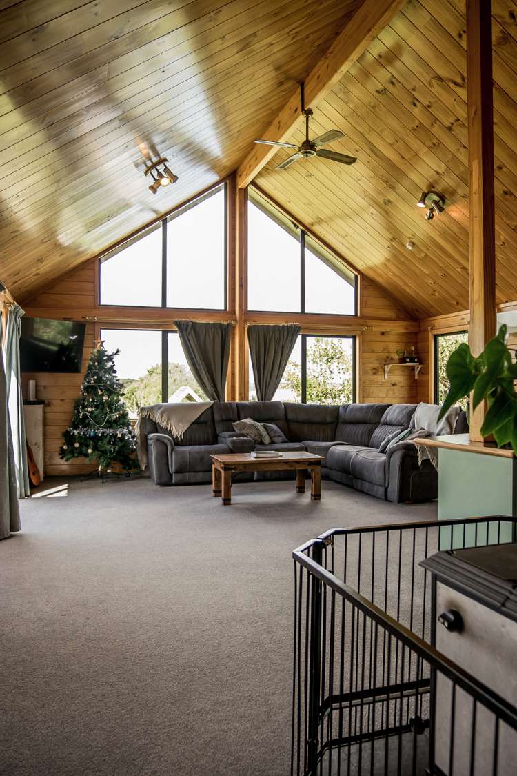 426 North Road Chatham Island_4