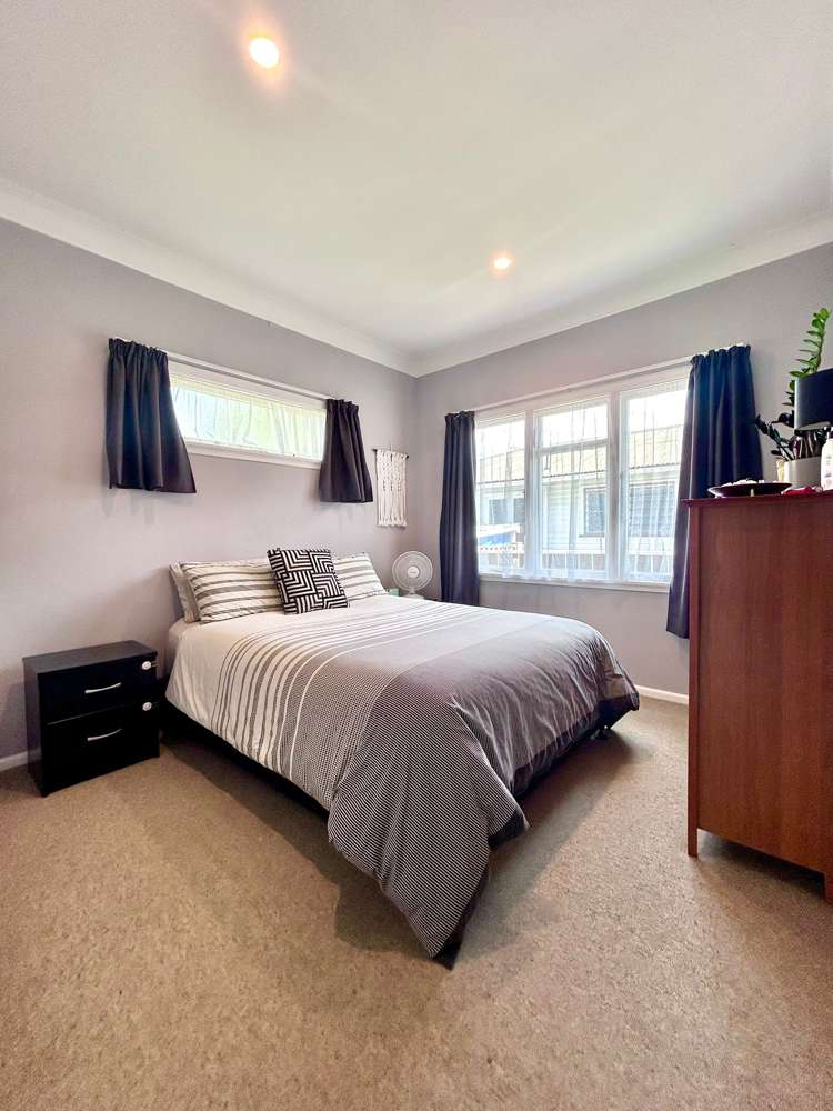 818 Oliphant Road Raureka_8