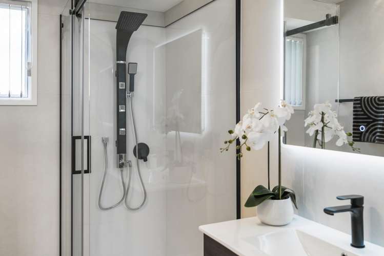 8 Halloran Place Massey_1