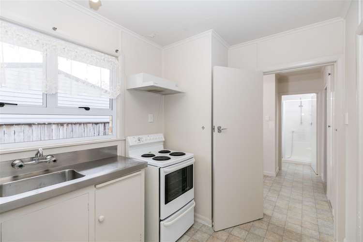 10 Albert Street Hamilton East_29