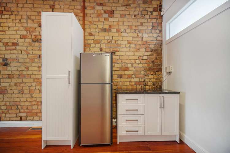 2/21 Khyber Pass Road 1672_1