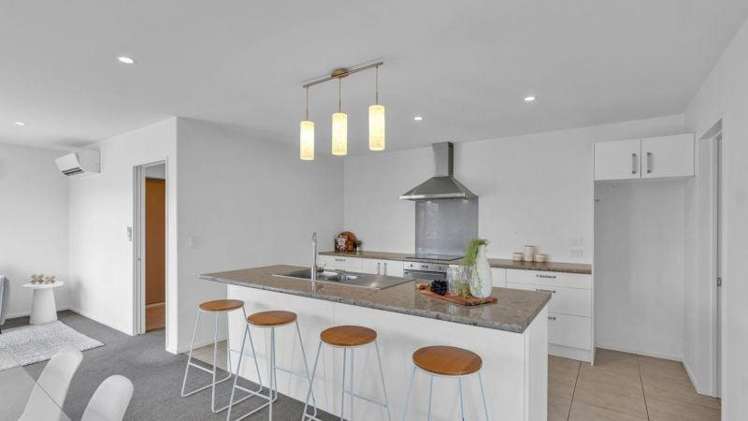 16 Winfield Dr Wigram_1