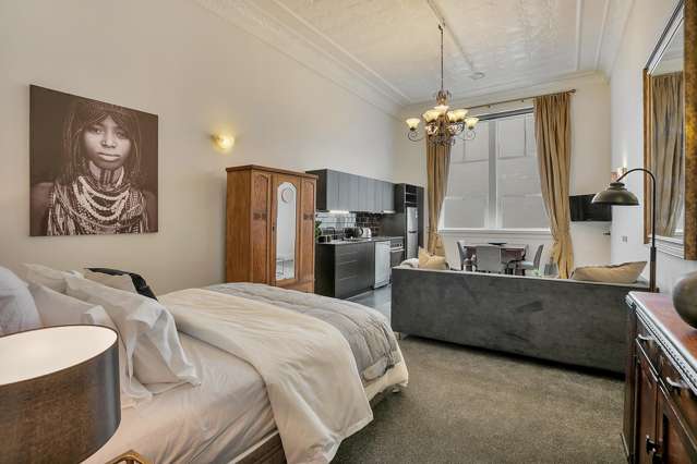 Spacious Character Studio Apartment - Auckland CBD