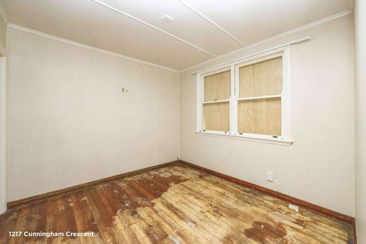 1213–1225 Cunningham Crescent Mayfair_26