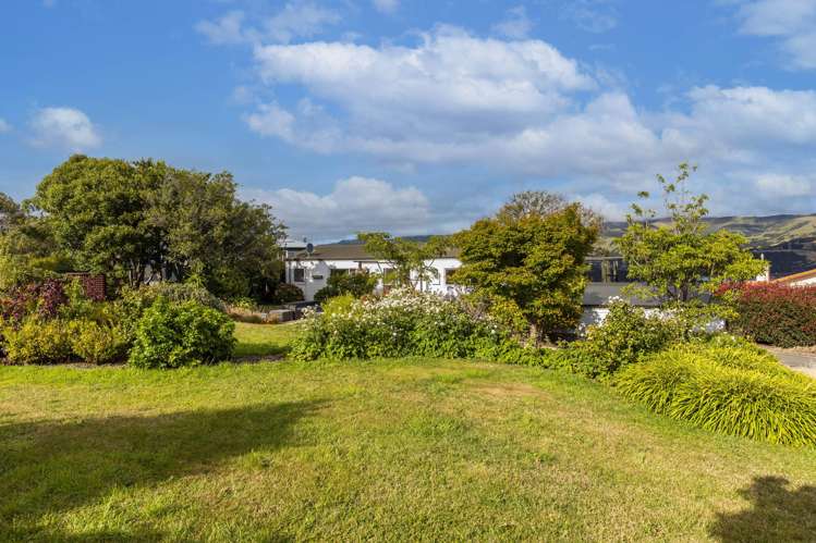 24 and 26 Ngaio Grove Duvauchelle_23
