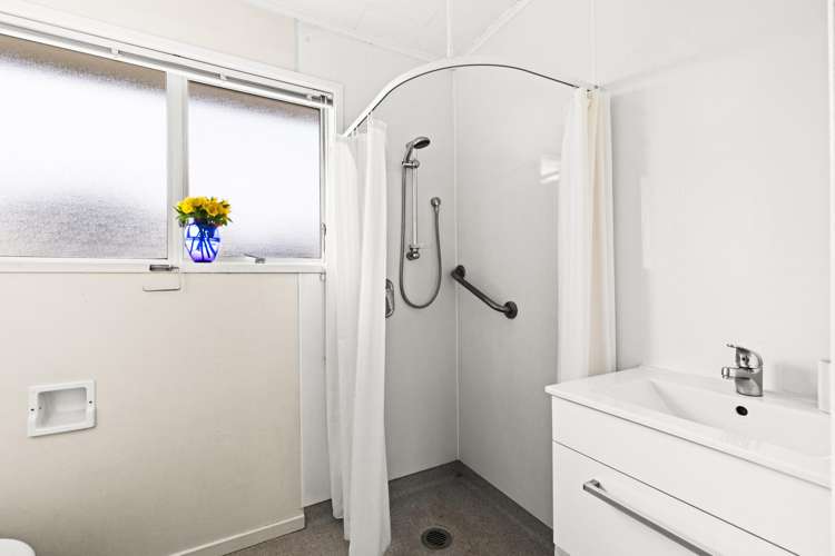 701 Queen Street East Parkvale_9