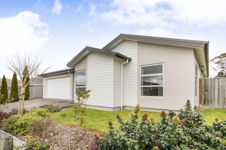 15 Coutts Way Fitzherbert_24