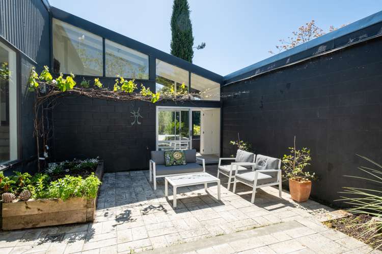 14 Ballantyne Place Poraiti_13