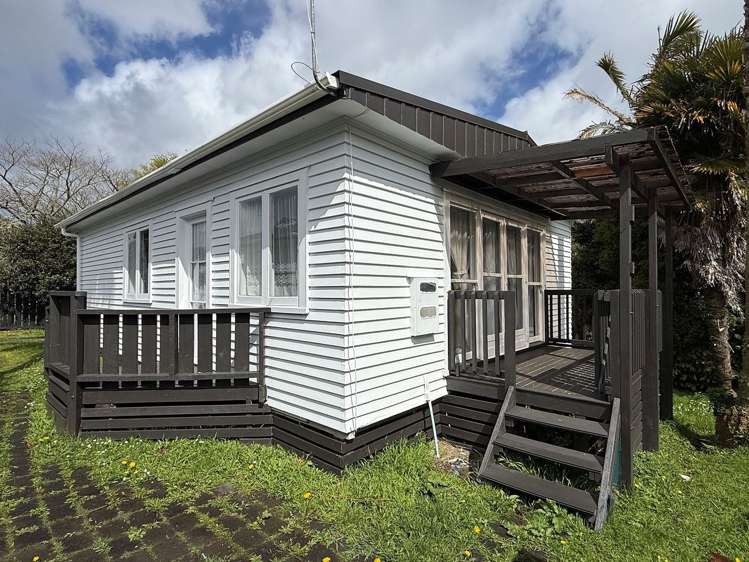 9A Edwin Freeman Place Ranui_2