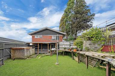 83 Hillside Road_3