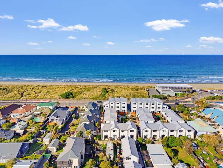 2/180 Marine Parade_2