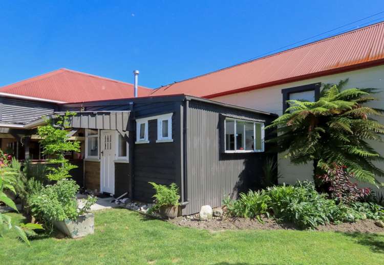 69 Shiel Street Reefton_18