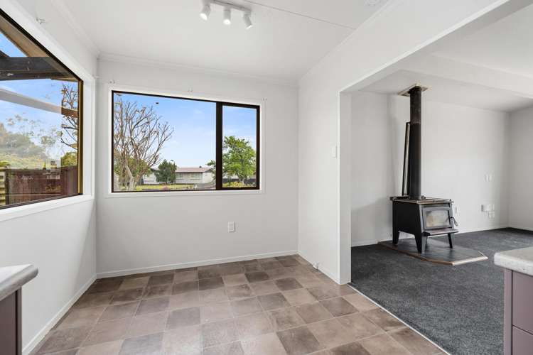 9 Karamea Crescent Kelvin Grove_10