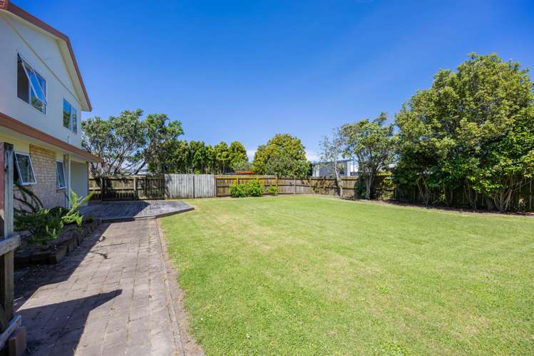 83 Alec Craig Way Gulf Harbour_28