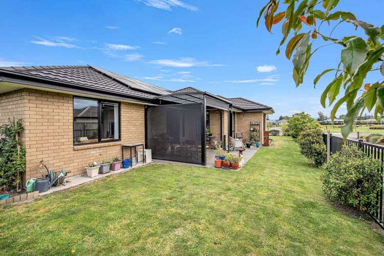 24 Shrimpton Ave Woodend_16