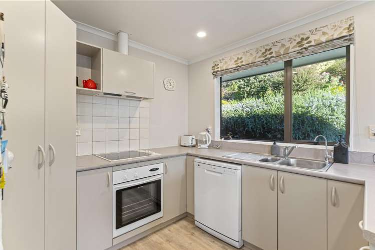 55 Washbourn Drive Richmond_10