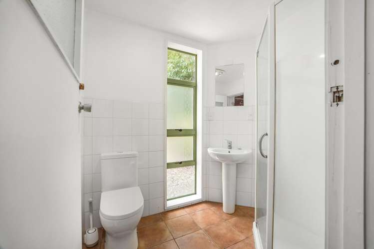 42 & 44 Crown Street North East Valley_19