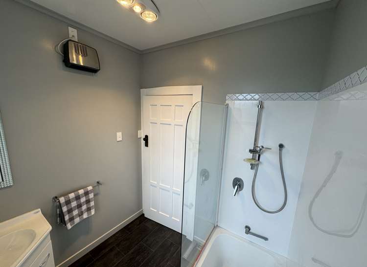 117 Centre Bush Otapiri Road Winton Surrounds_12