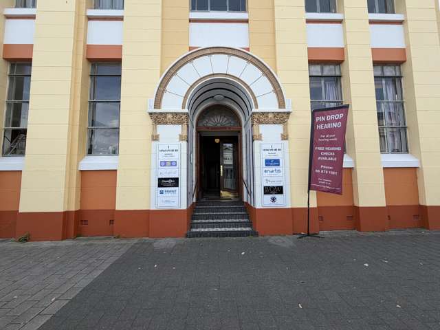 Small Office on Shakespeare