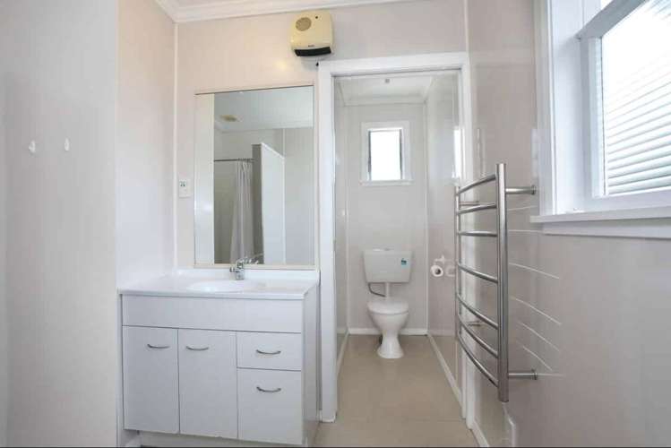 8 Nairn Crescent Awapuni_8