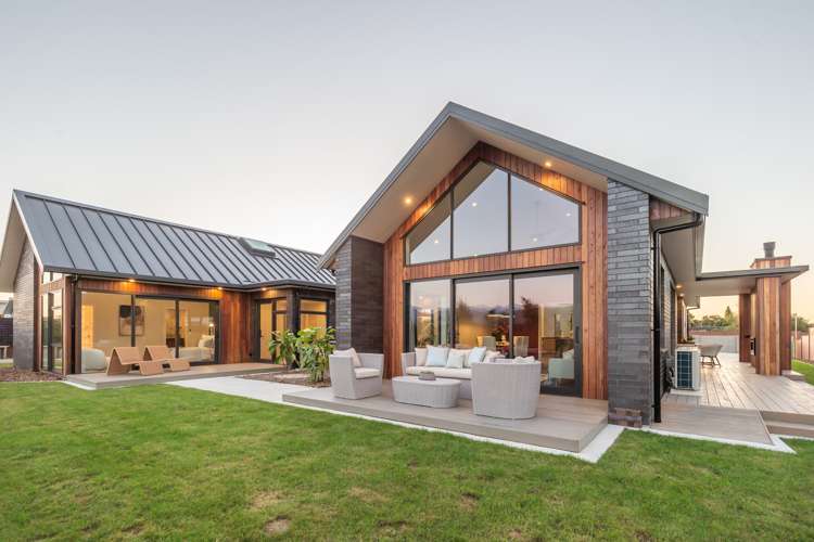 22 Phoenix Palms Grove Levin_21