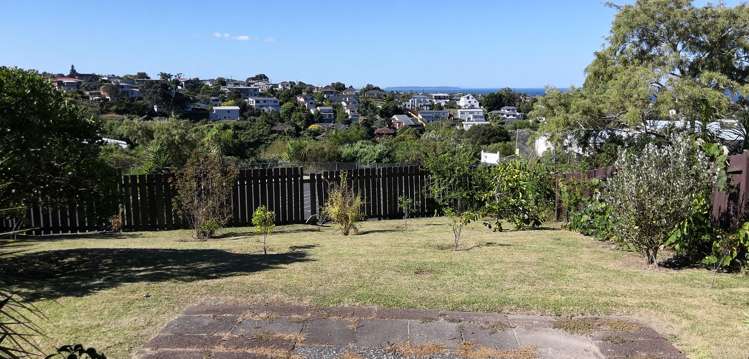 2/401 East Coast Road Mairangi Bay_25